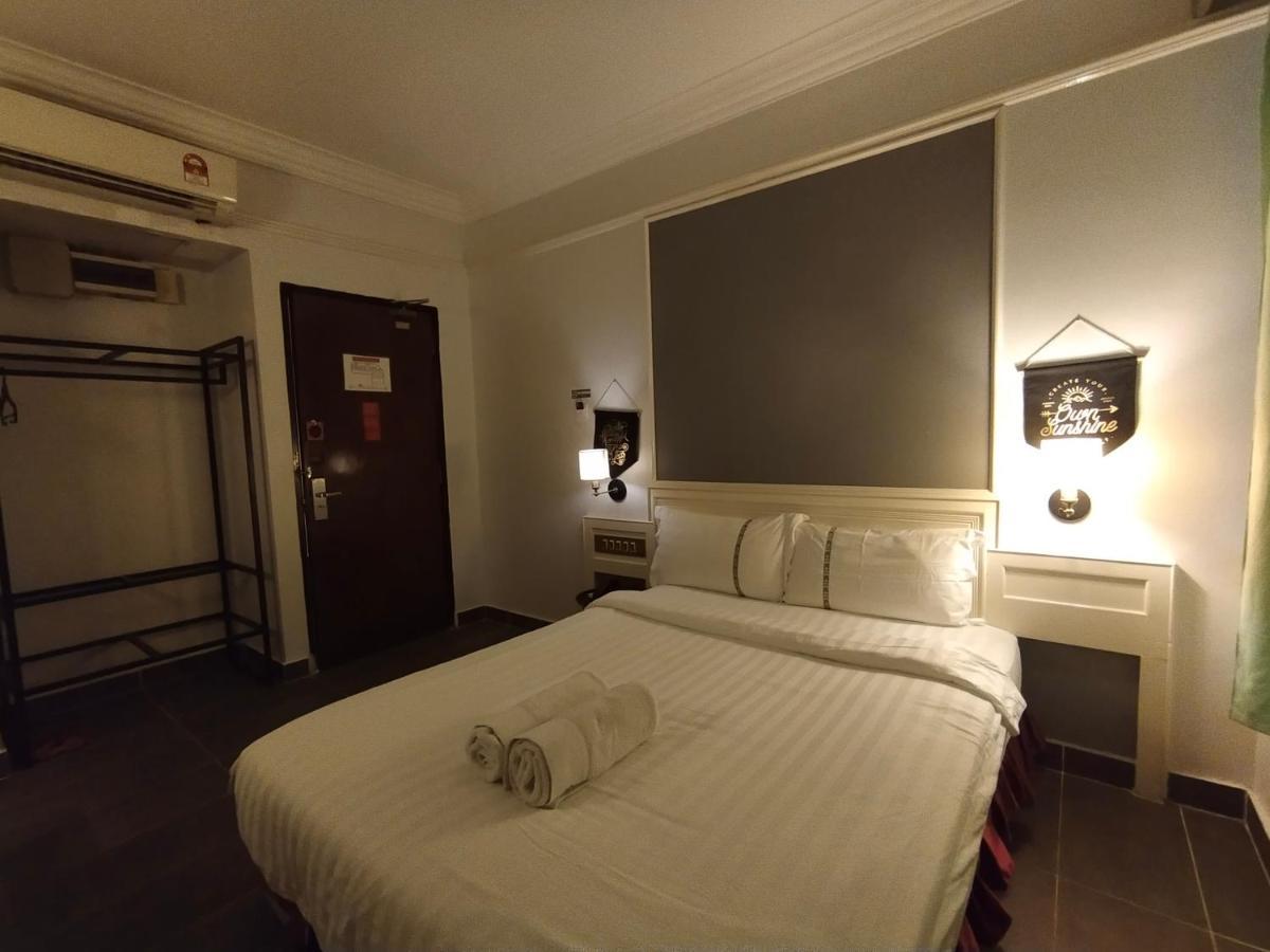 Hotel Deleeton Kota Kinabalu Extérieur photo