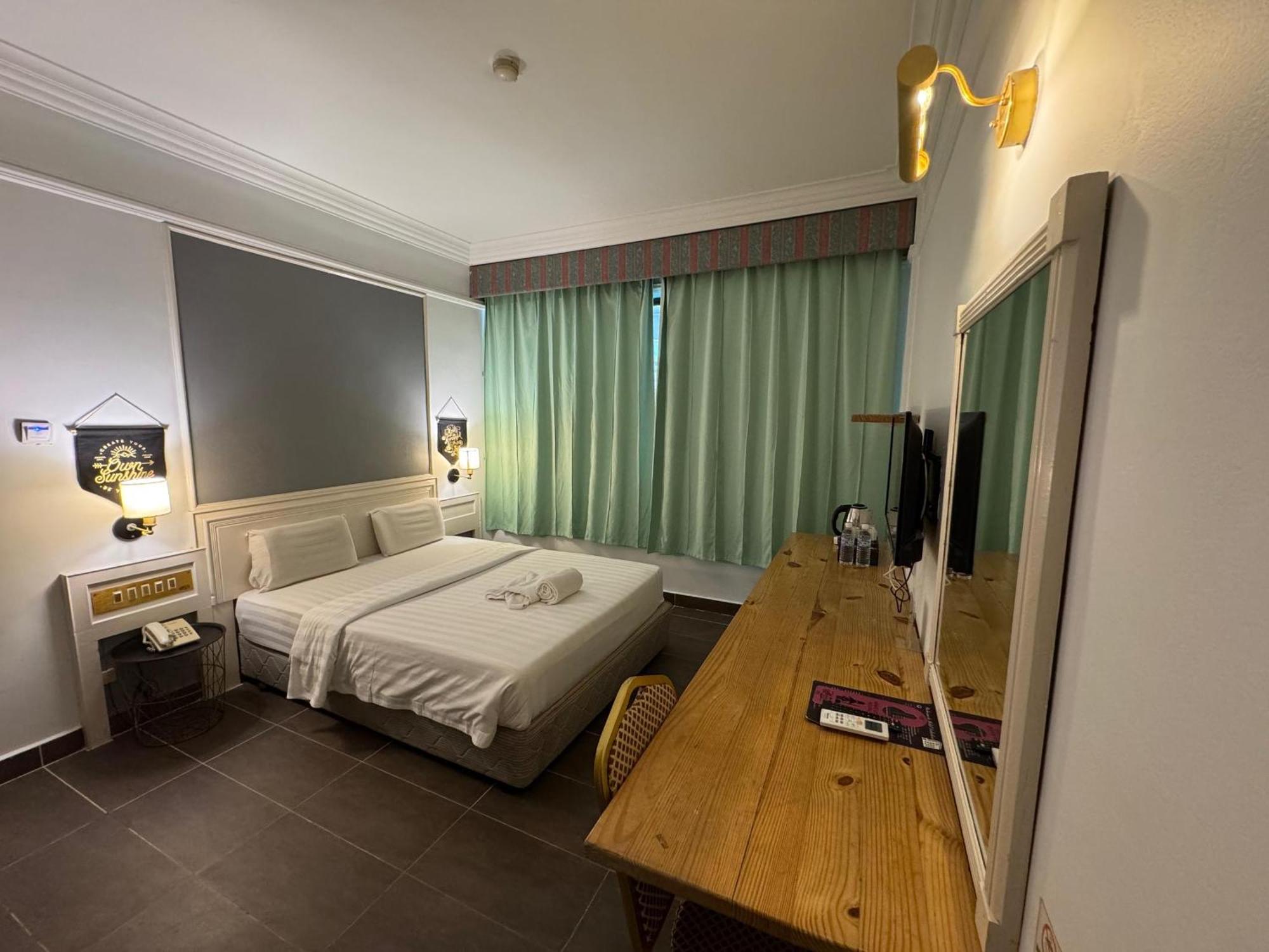 Hotel Deleeton Kota Kinabalu Extérieur photo