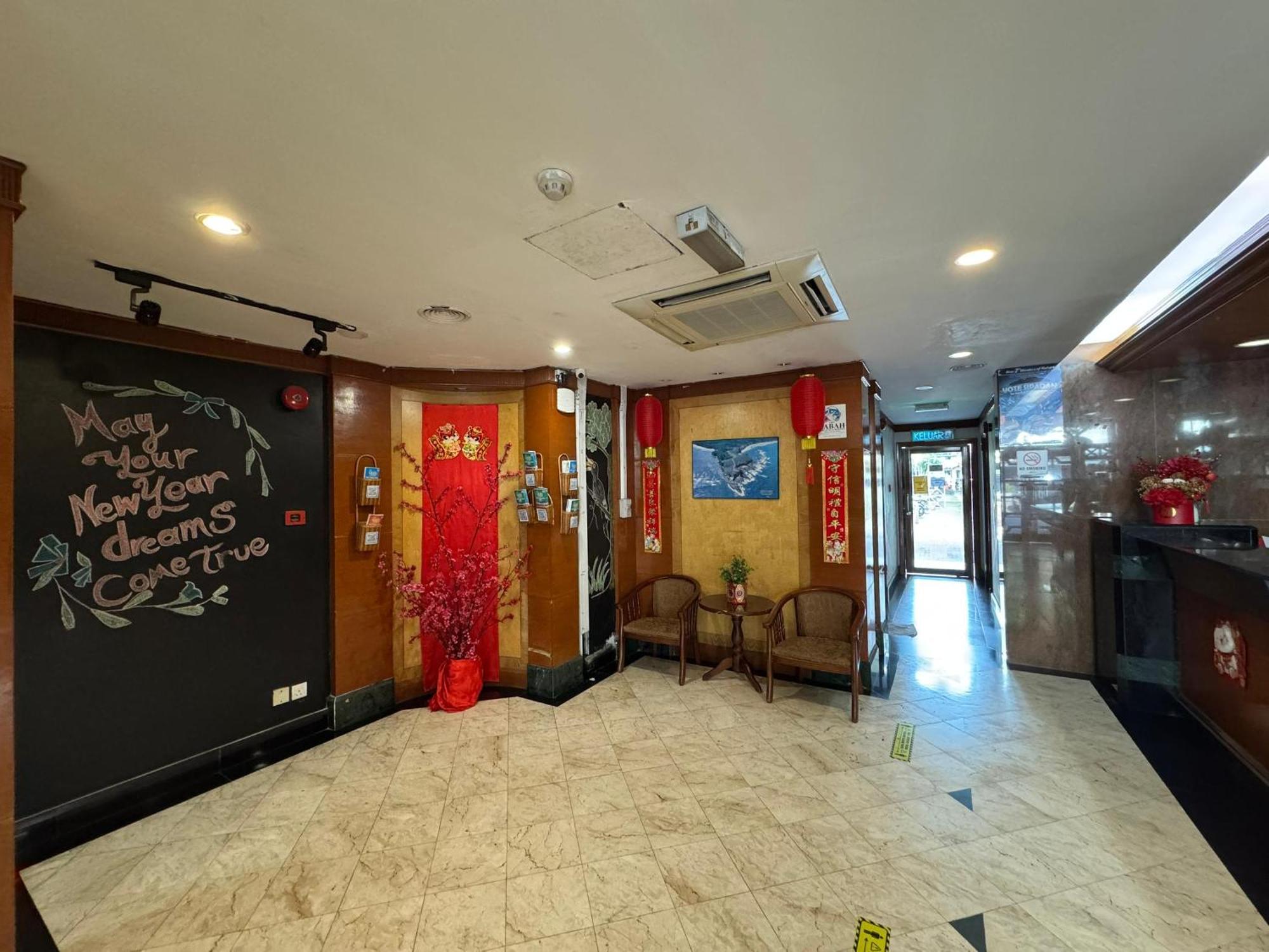 Hotel Deleeton Kota Kinabalu Extérieur photo