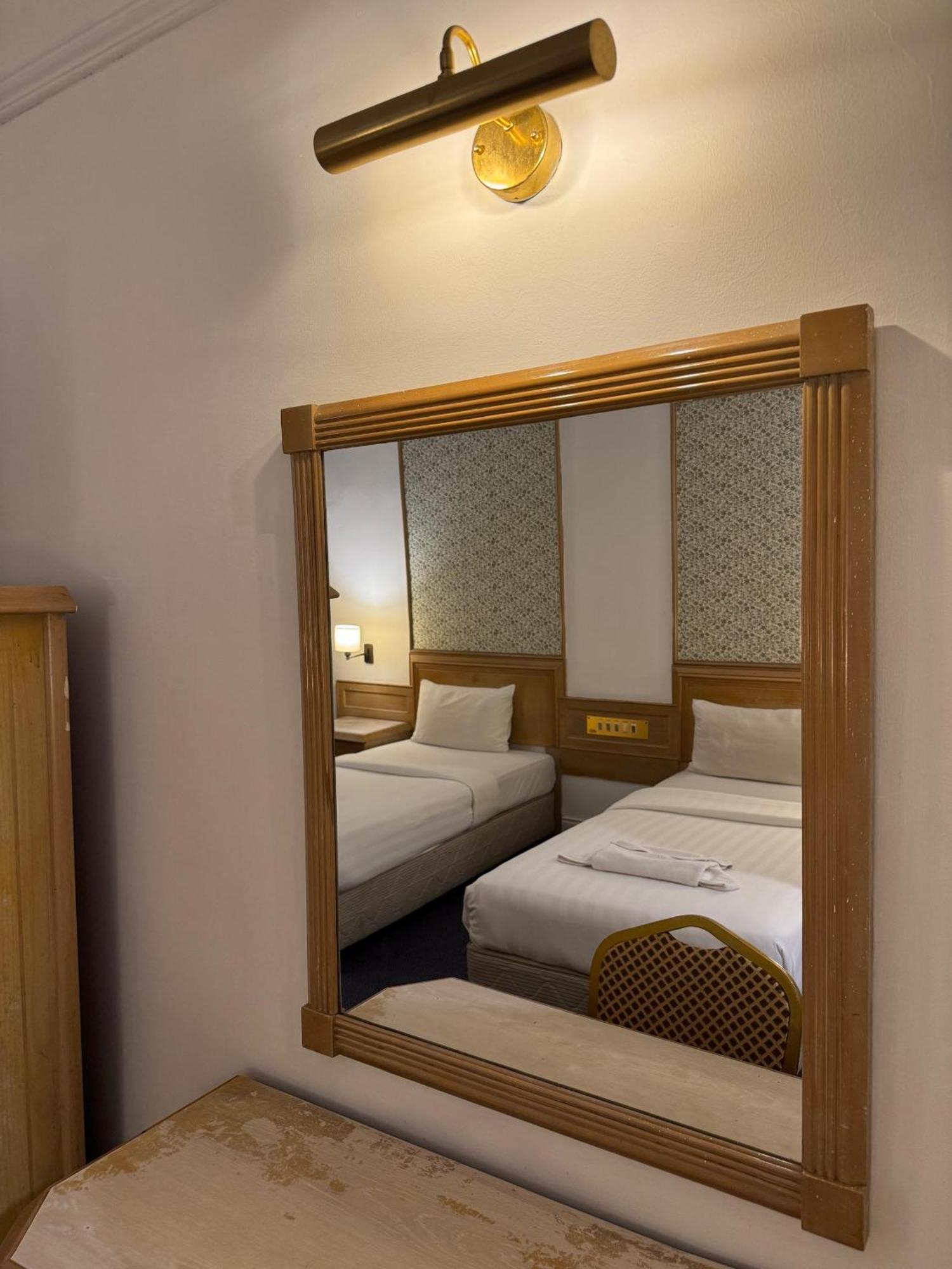 Hotel Deleeton Kota Kinabalu Extérieur photo