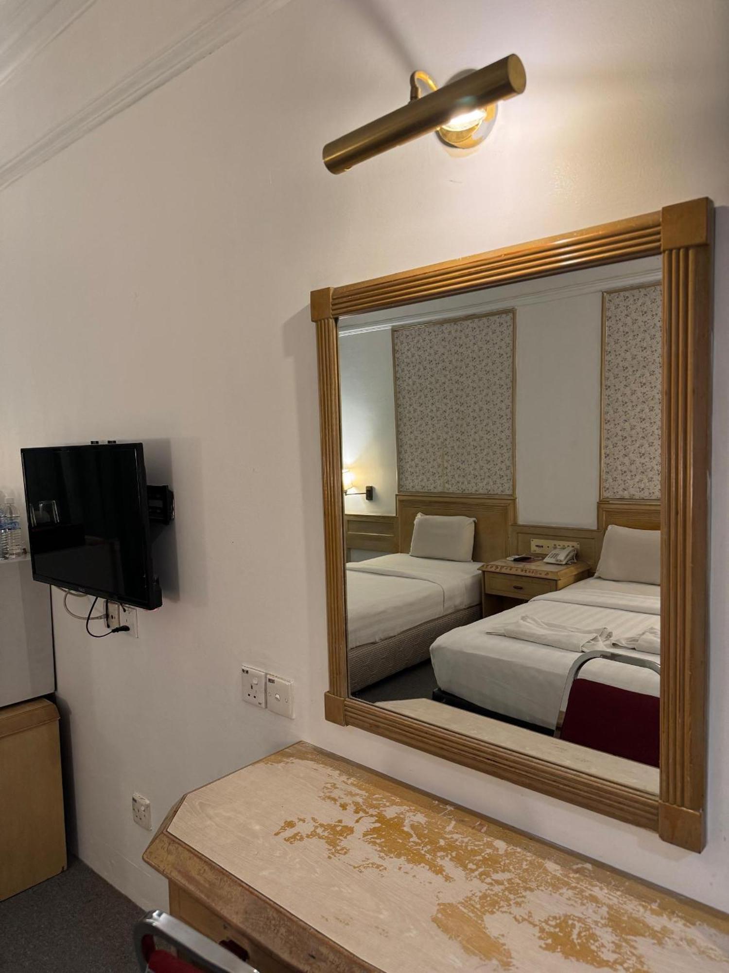 Hotel Deleeton Kota Kinabalu Extérieur photo