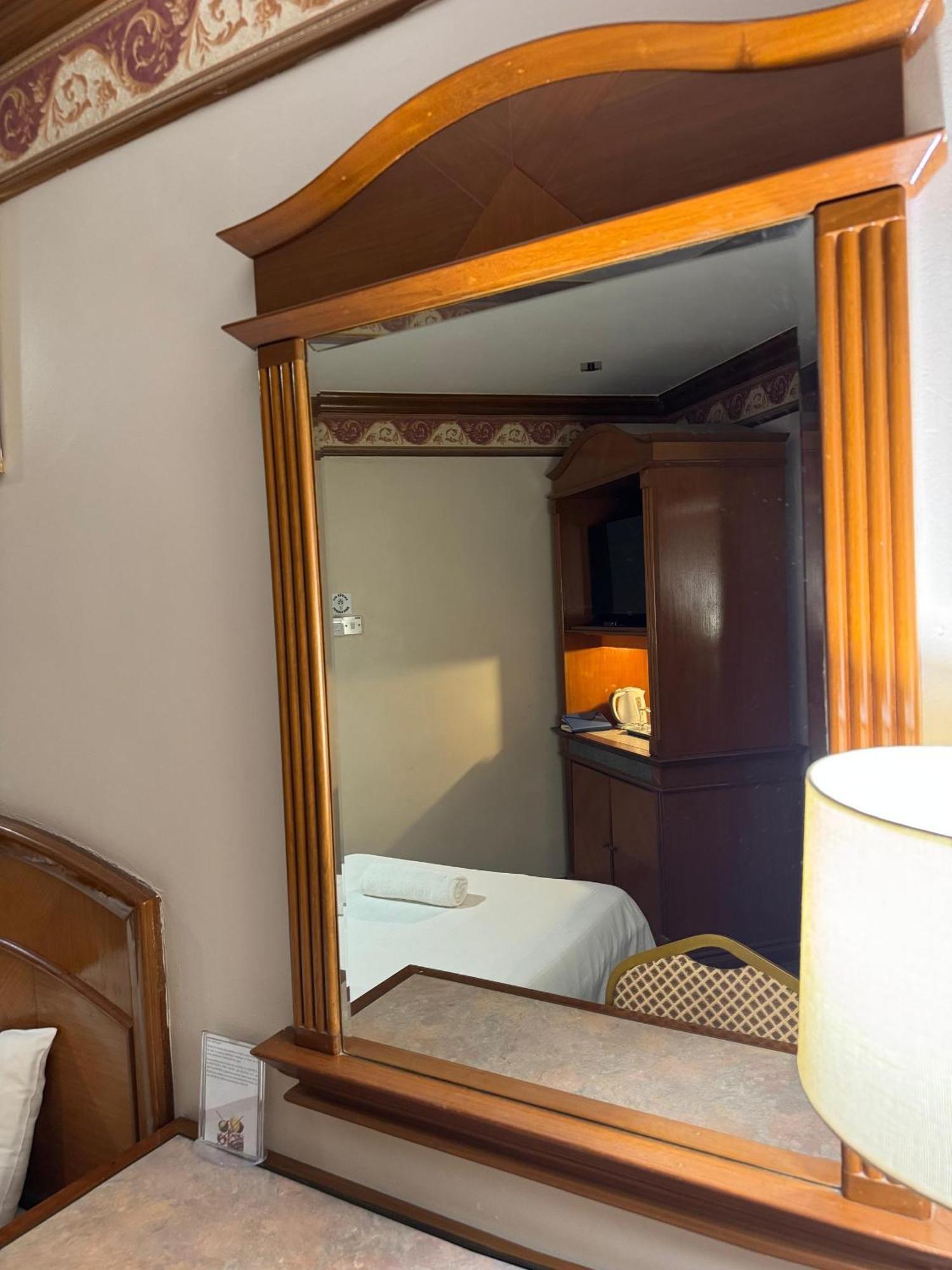 Hotel Deleeton Kota Kinabalu Extérieur photo