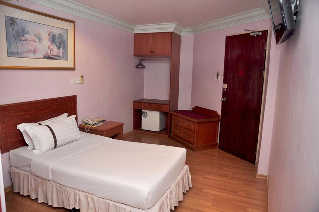 Hotel Deleeton Kota Kinabalu Extérieur photo