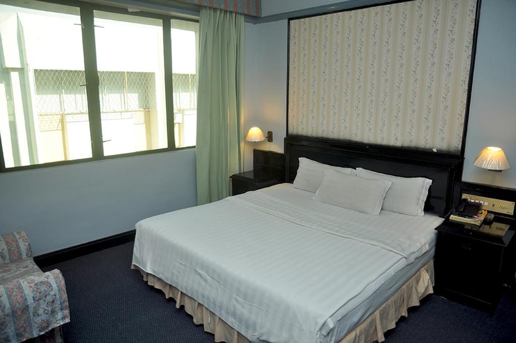 Hotel Deleeton Kota Kinabalu Extérieur photo