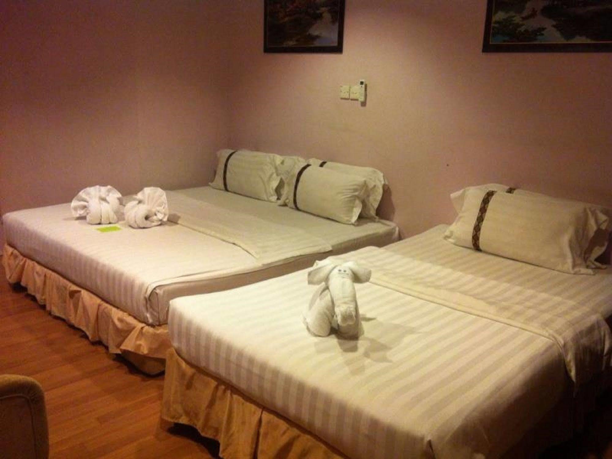 Hotel Deleeton Kota Kinabalu Extérieur photo