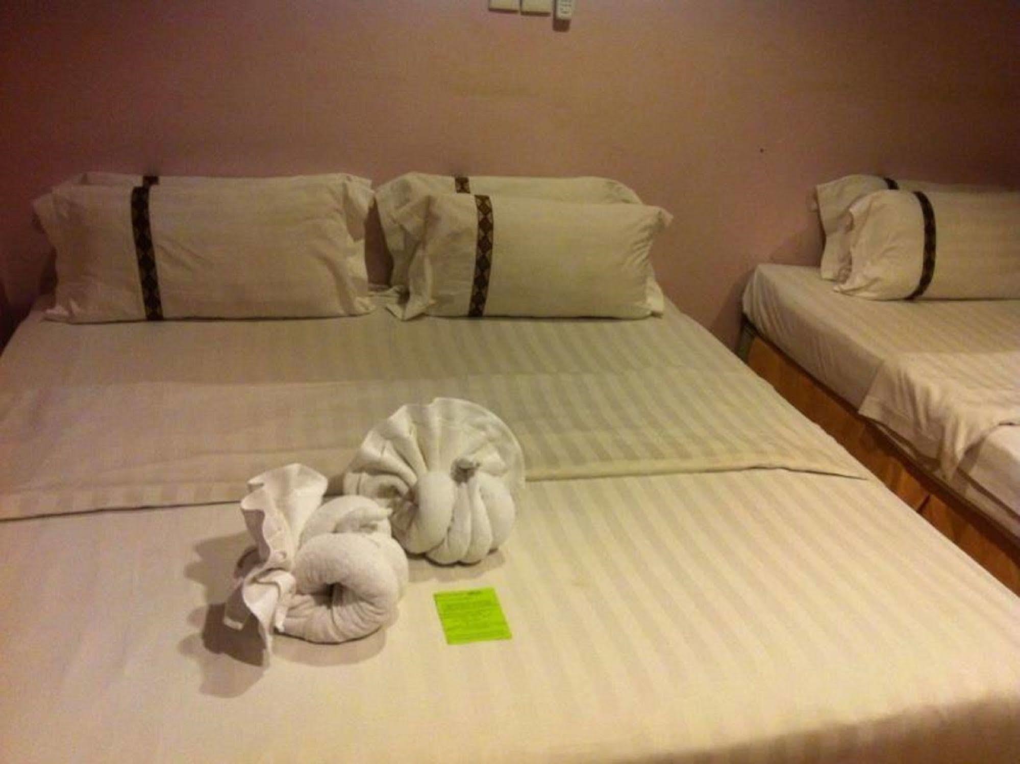 Hotel Deleeton Kota Kinabalu Extérieur photo