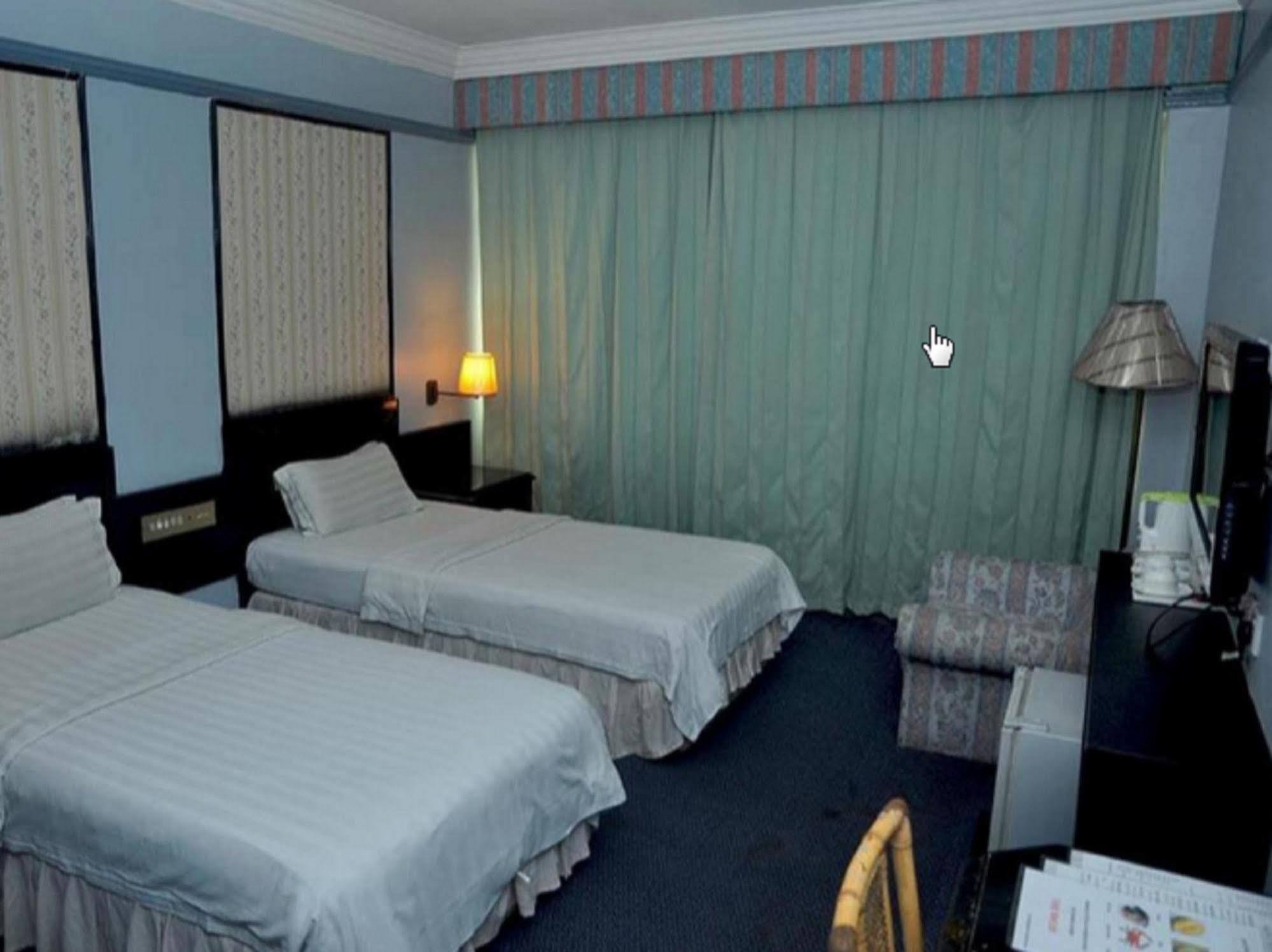 Hotel Deleeton Kota Kinabalu Extérieur photo