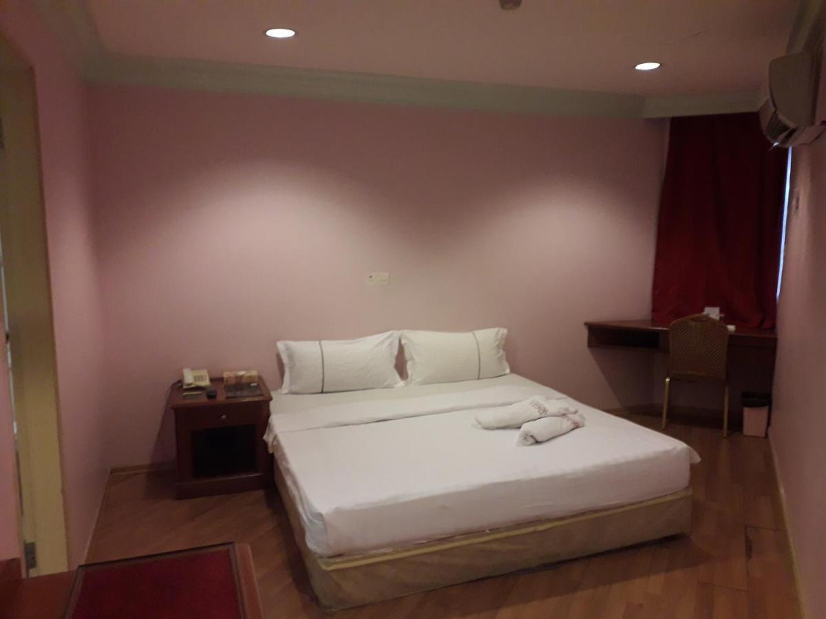 Hotel Deleeton Kota Kinabalu Extérieur photo