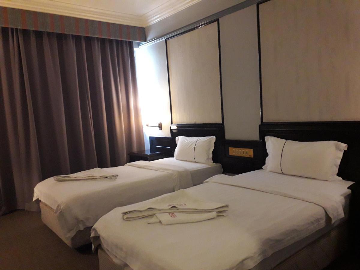 Hotel Deleeton Kota Kinabalu Extérieur photo