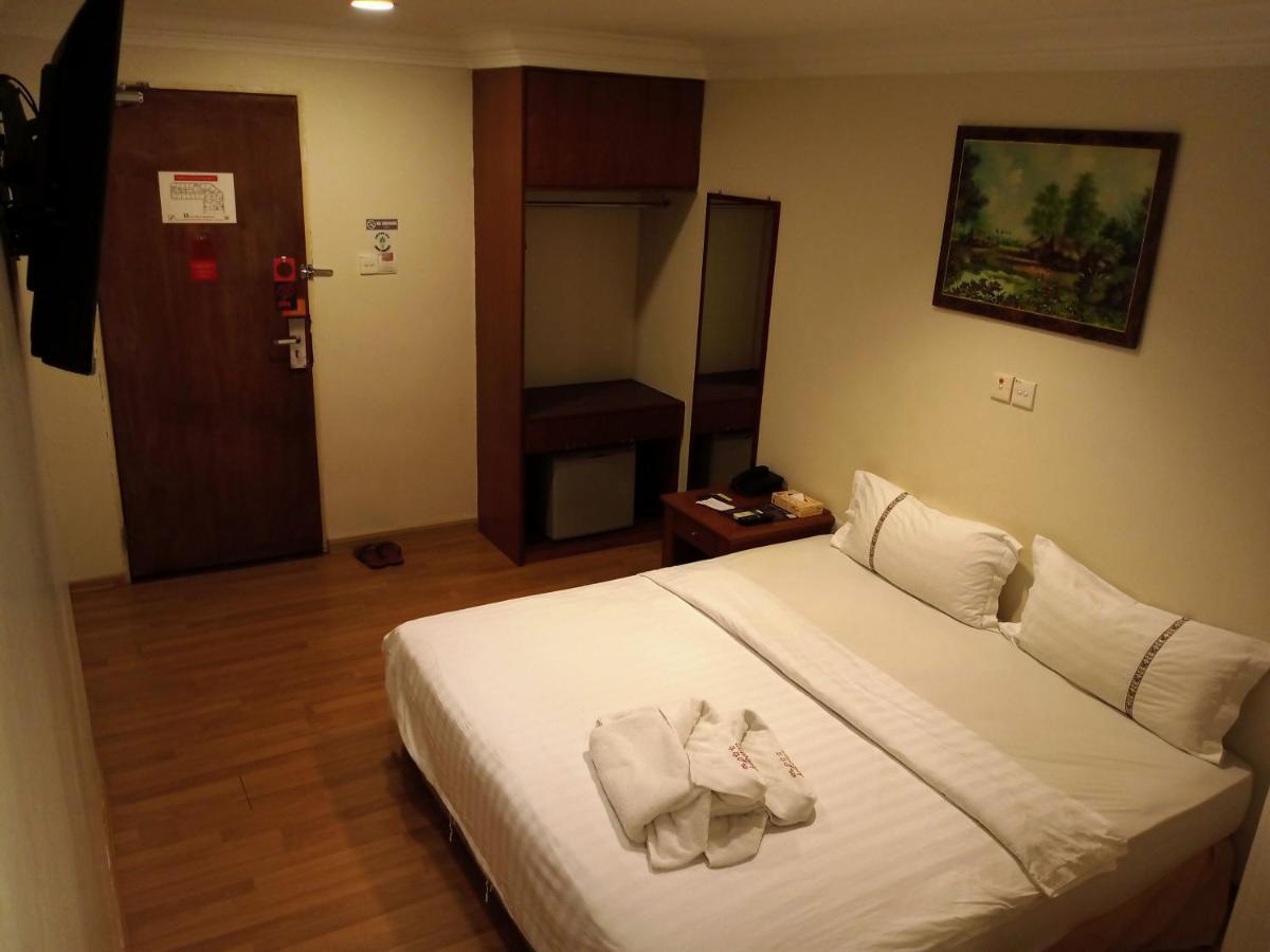 Hotel Deleeton Kota Kinabalu Extérieur photo